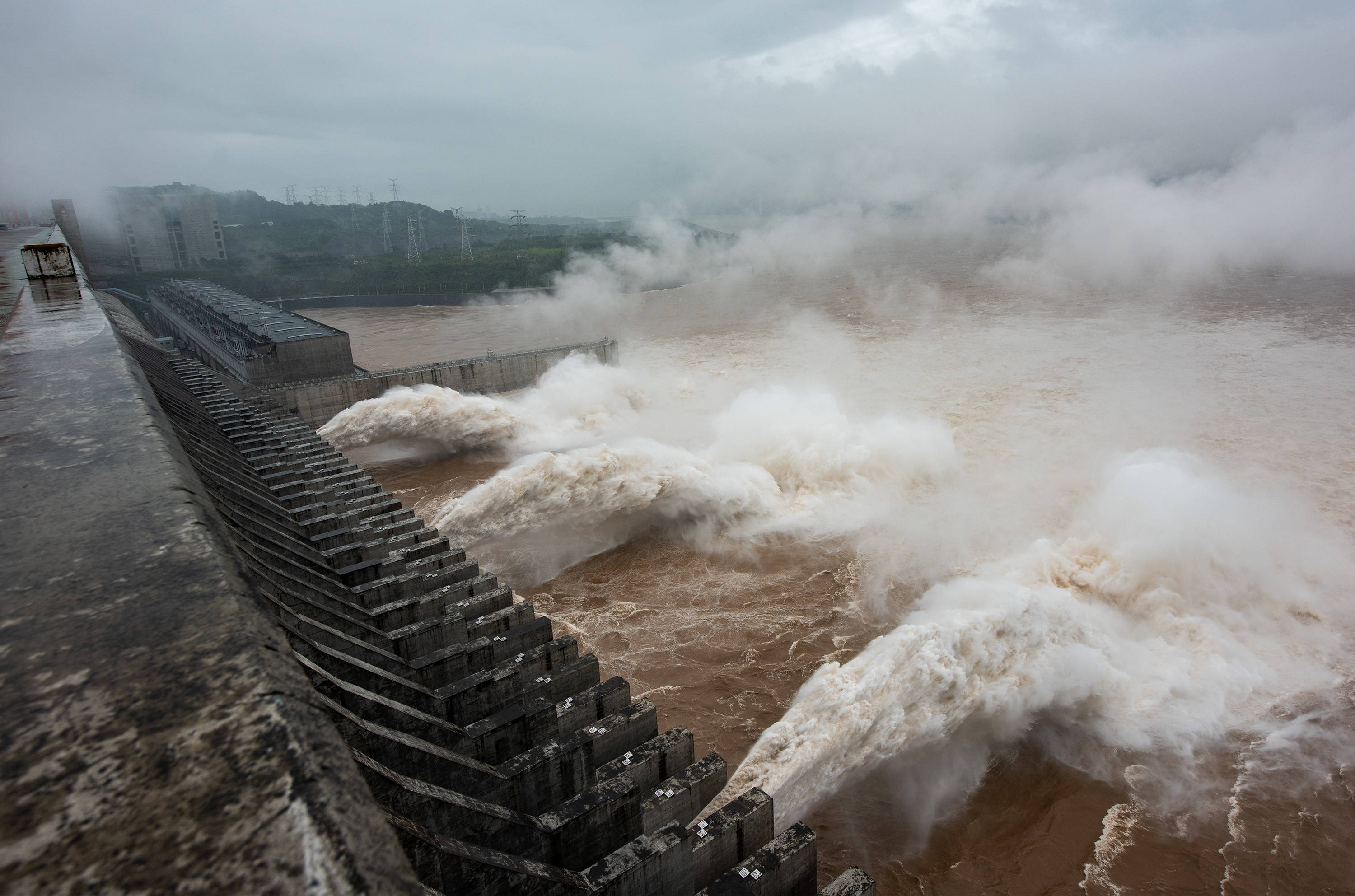 今年入汛以来最大洪水抵达三峡 流量超6万立方米/秒