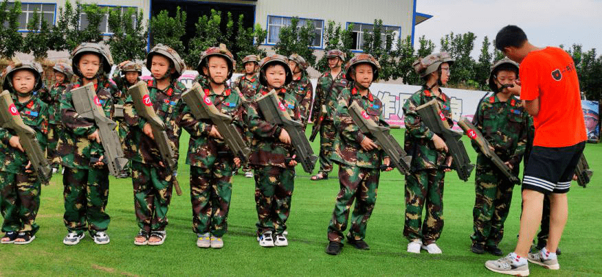 "国旗护卫队"小小战士展风采!_手机搜狐网