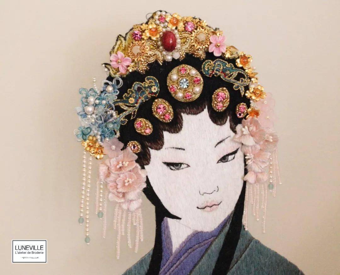 80后姑娘一双巧手征服刺绣界奥斯卡:奔驰,prada争相和她合作!