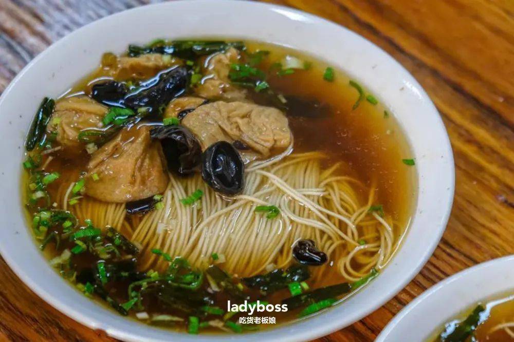 苏州街巷边这12家老面馆,是很多人的心头好_浇头