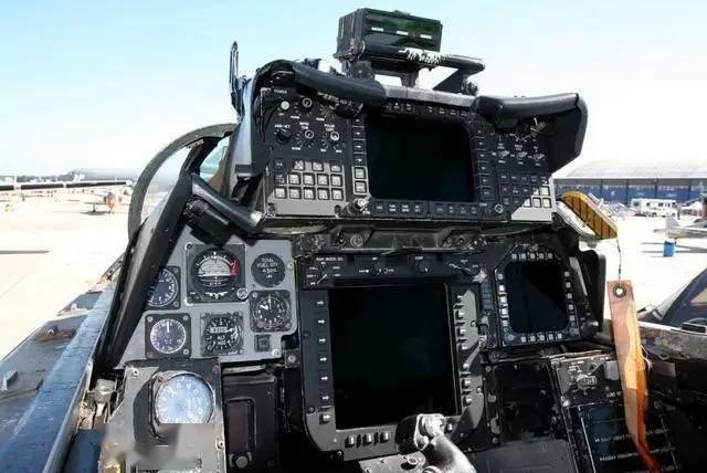 "蛙足"攻击机座舱米格-31"猎狐犬"战斗机座舱米格-29"支点"战斗机座舱