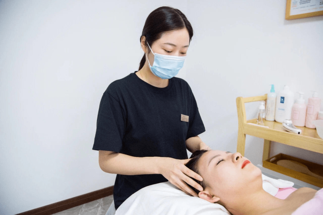 风靡日本的小颜矫正空降福州,只用一双手就能塑造一张"v"型脸!