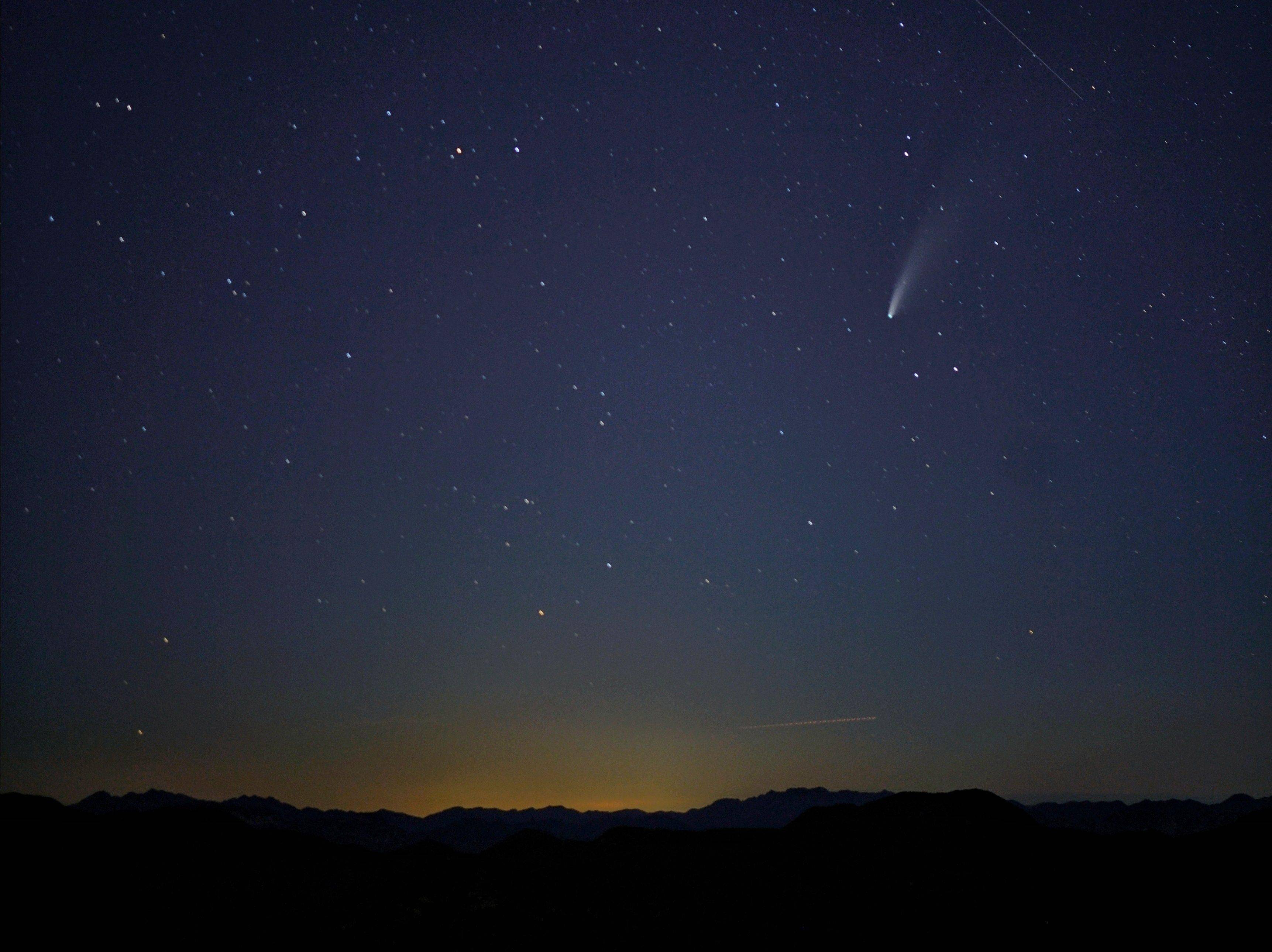 记者实测新智彗星拍摄:天黑后出现在西北低空,肉眼可见