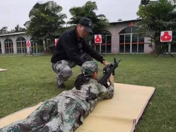 感受青少年的真實彈射擊訓練體驗,提升國防教育意識!