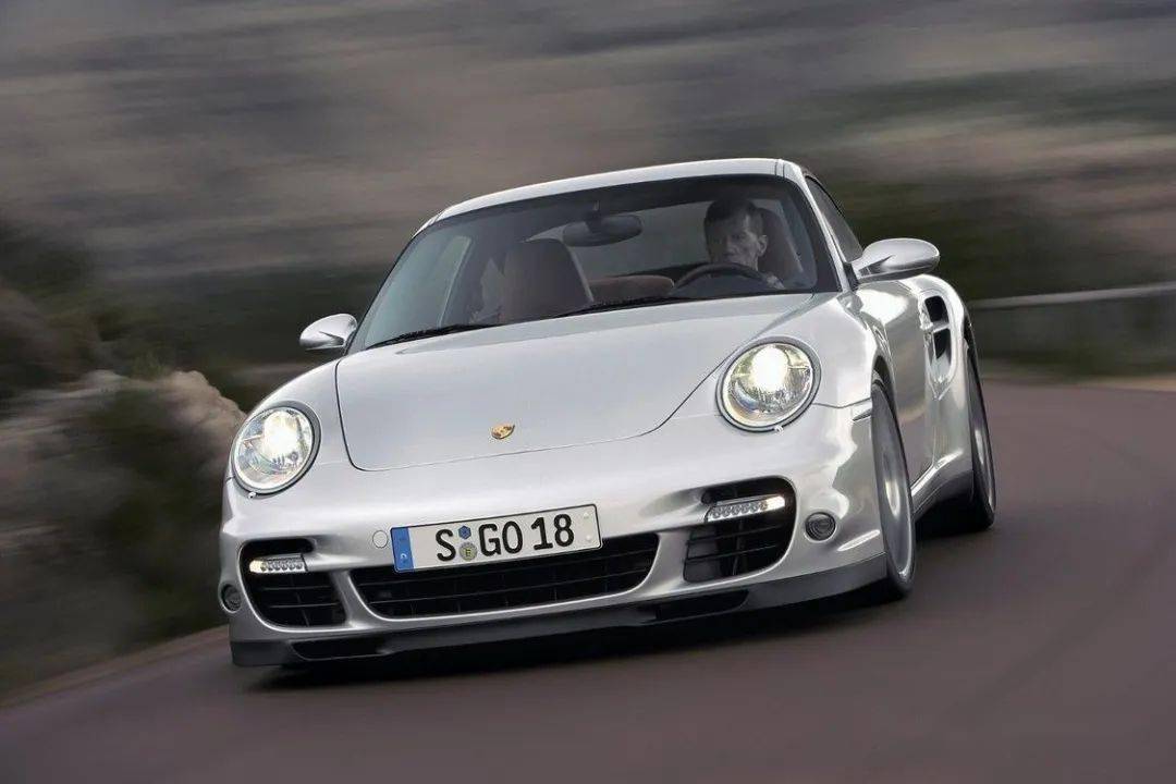 保时捷911系列全新旗舰车型911 turbo s如约而至