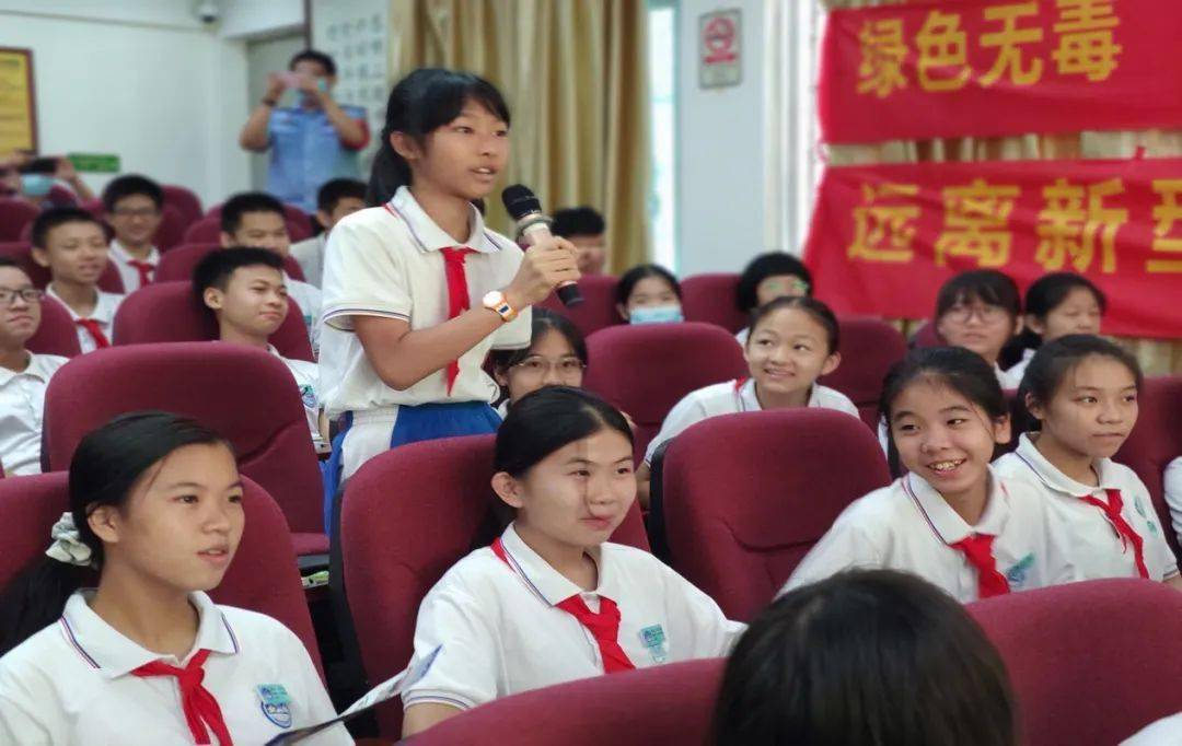 "禁毒小先锋,青春不毒行"|白鹤洞街禁毒宣传走进金道中学