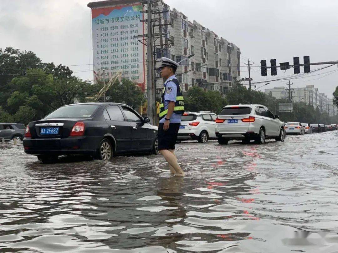 暴雨围城项城市区进入水寨模式