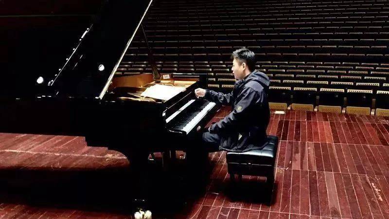 享乐预售德奥派精妙的旋律黄翔钢琴独奏专辑阿尔卑斯山的森林