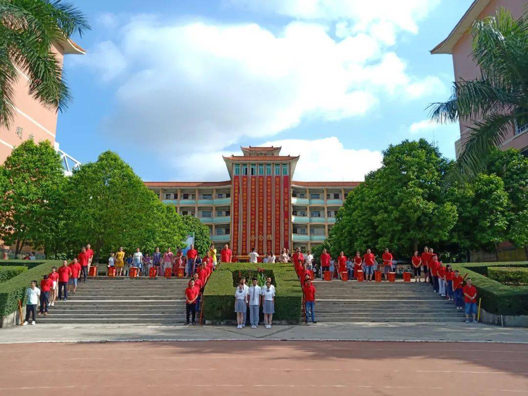 这所高中的学子勇夺贵港市理科状元看看是你母校吗