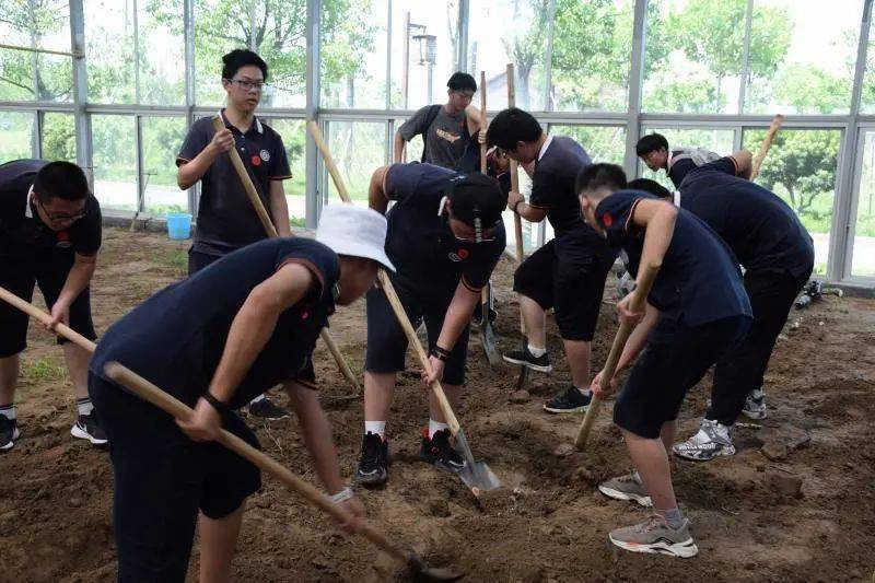 记宁波二中学子赴杭州湾青少年学生实践基地开展研学活动