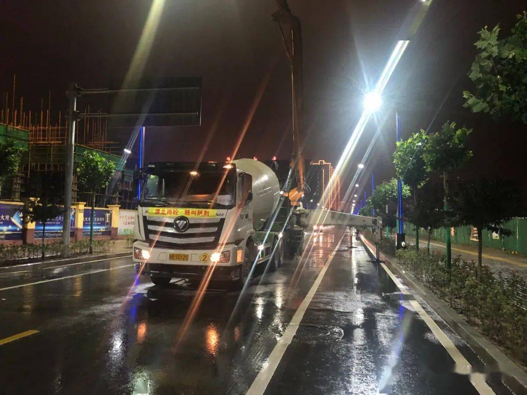 谁这么牛?铜川"蜘蛛侠"霸气封路施工