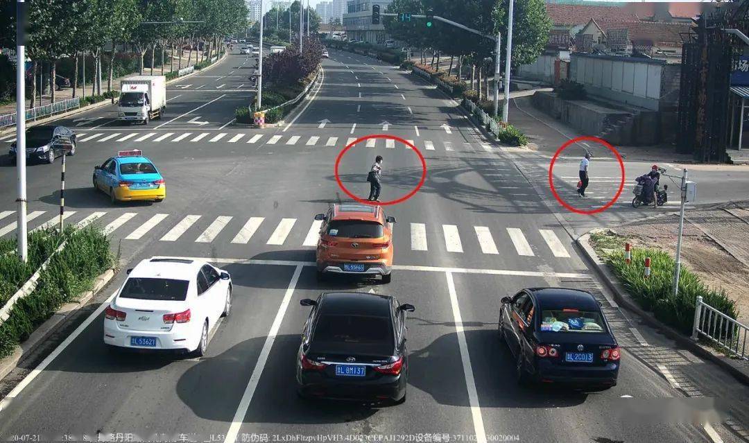 文明视角|日照交警:『直通路面』— 创城曝光台(第1期)