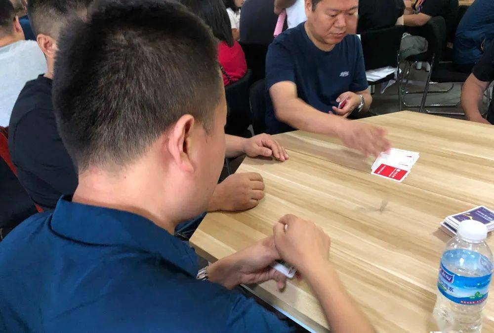 谁是够级牌霸今天这场角逐霸气来袭