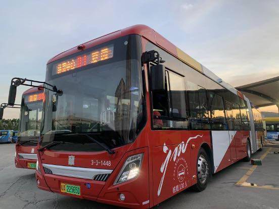 18米纯电动巨无霸公交正式上岗