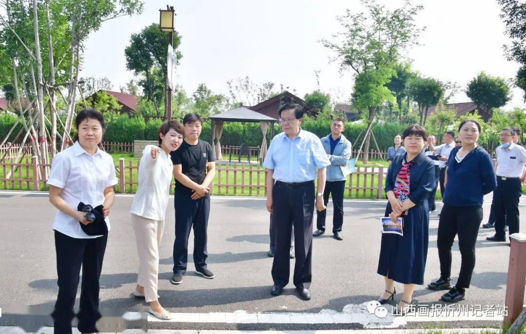 李福明带领调研组一行来到忻州就《山西省禁止公共场所随地吐痰的规定