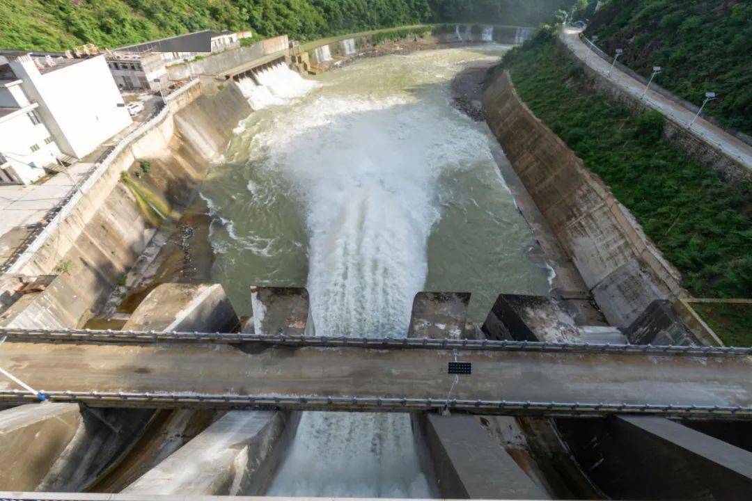 雷公灘水庫加大下洩流量確保安全度汛