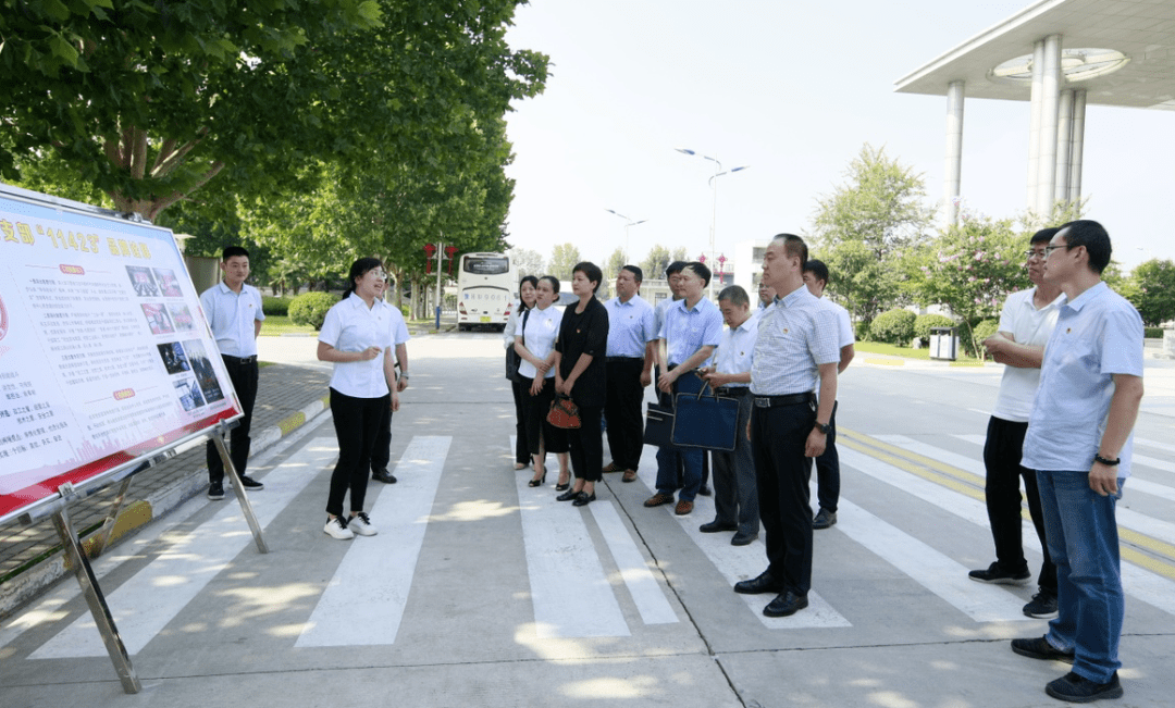 7月24日,公司党委常委,纪委书记梁武民一行11人,到焦煤公司赵固二矿