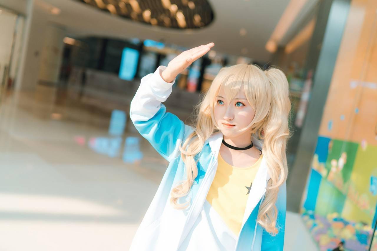 恋与制作人周棋洛性转cosplay