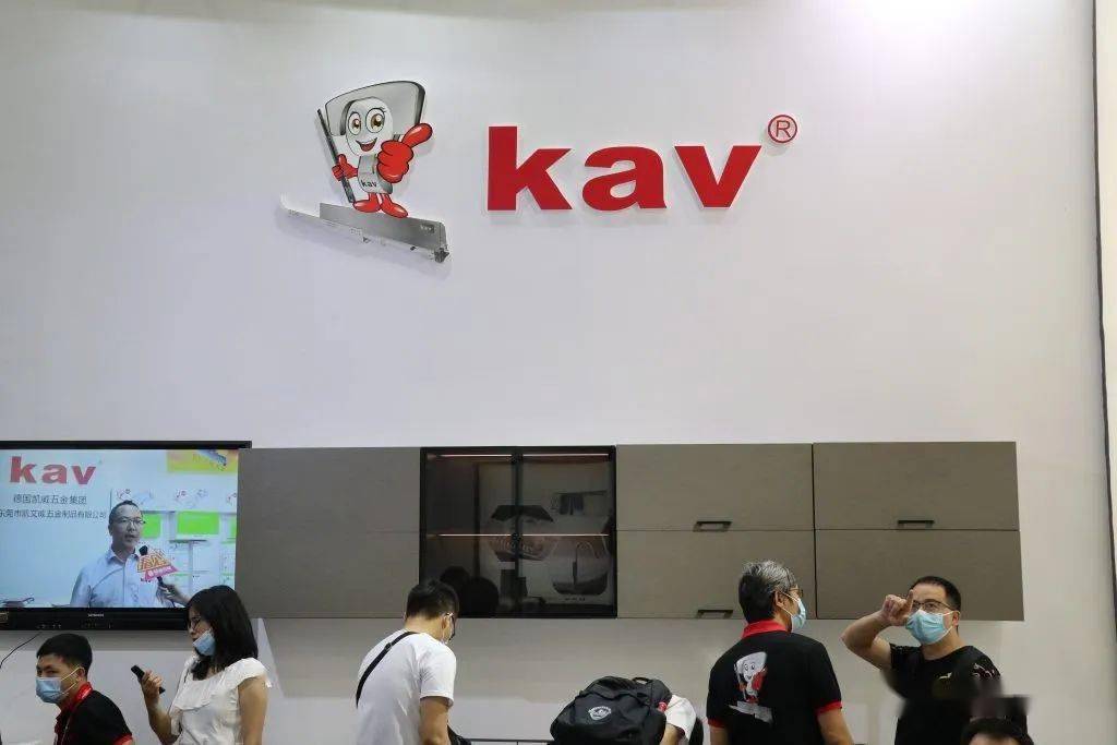 中国建博会上国际客商大赞凯威智能五金