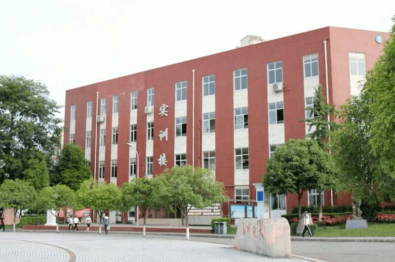 招生面对面想要了解四川省商务学校的看这边