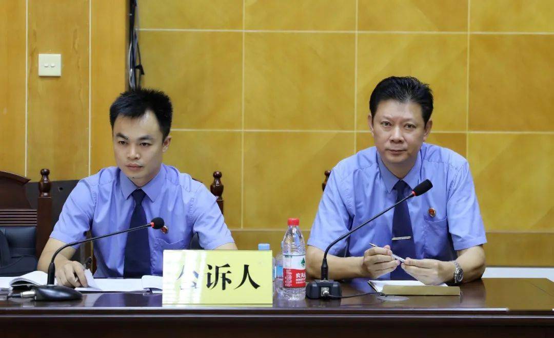 男子深夜运毒,从藤县返回梧州在平浪高速公路收费站出口时被抓