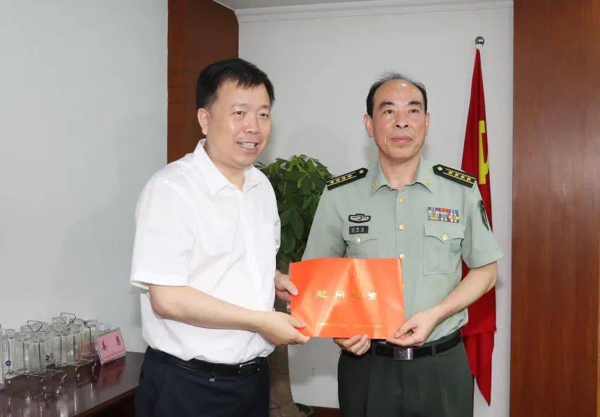 任明龙表示,余杭良好的发展态势令人鼓舞,昂扬的精神面貌值得学习,并