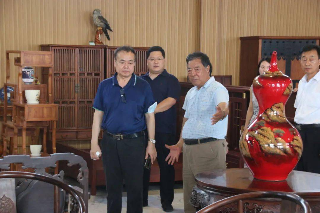 山东省旅游商品开发服务中心主任吴凯一行来阳调研旅游商品工作