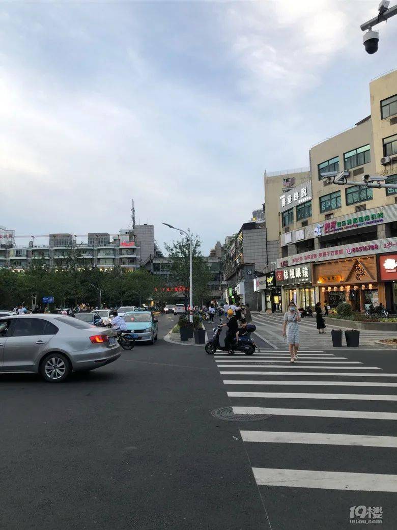 台州这条路有大城市步行街那味了,期待它进一步改变