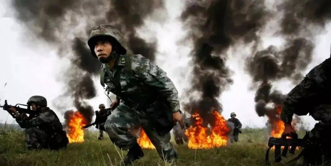 记得向他问好如果你的身边有一位军人我们应该赞美他们我们应该感谢