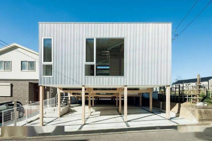 混凝土地下架空层基础——中国南方某些少数民族地区的"吊脚楼"——*