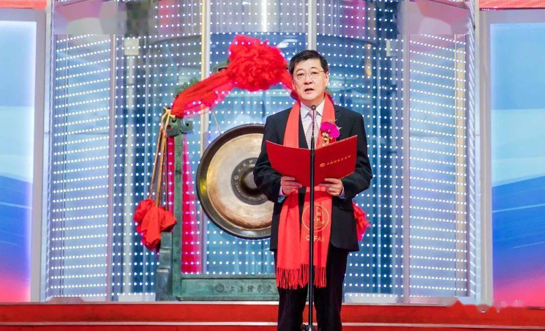 海通证券总经理助理姜诚君上台致辞起帆电缆董事长周桂华先生上台致辞