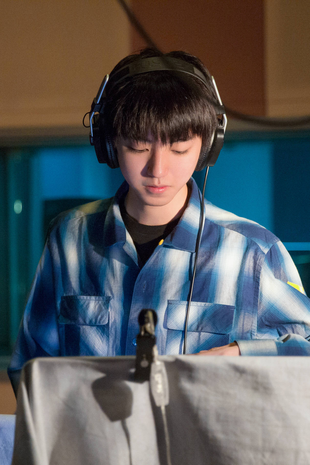 王俊凯录音棚出镜合集,是沉迷于唱歌的歌手凯呀