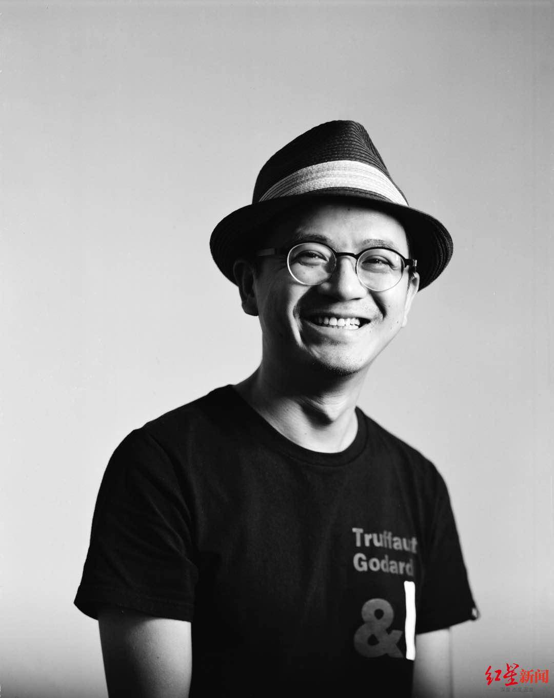 川大毕业生拍的超短片《慢车开来》first获大奖_陈硕