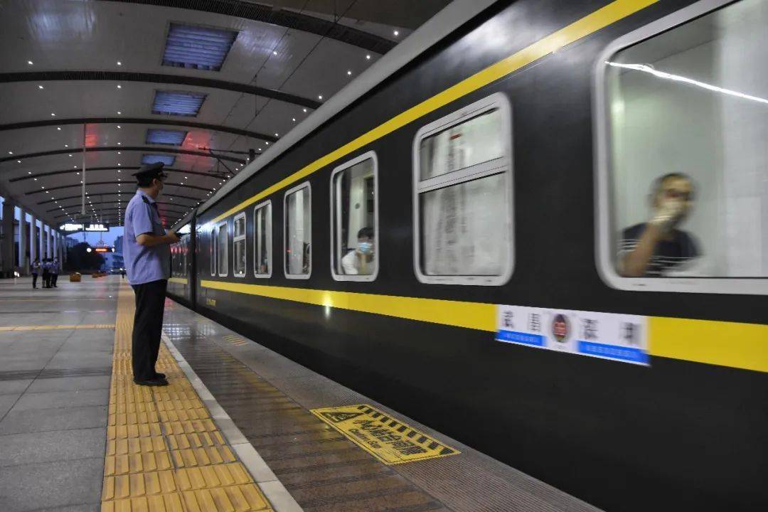 王牌列车再上线跨省旅游就坐它