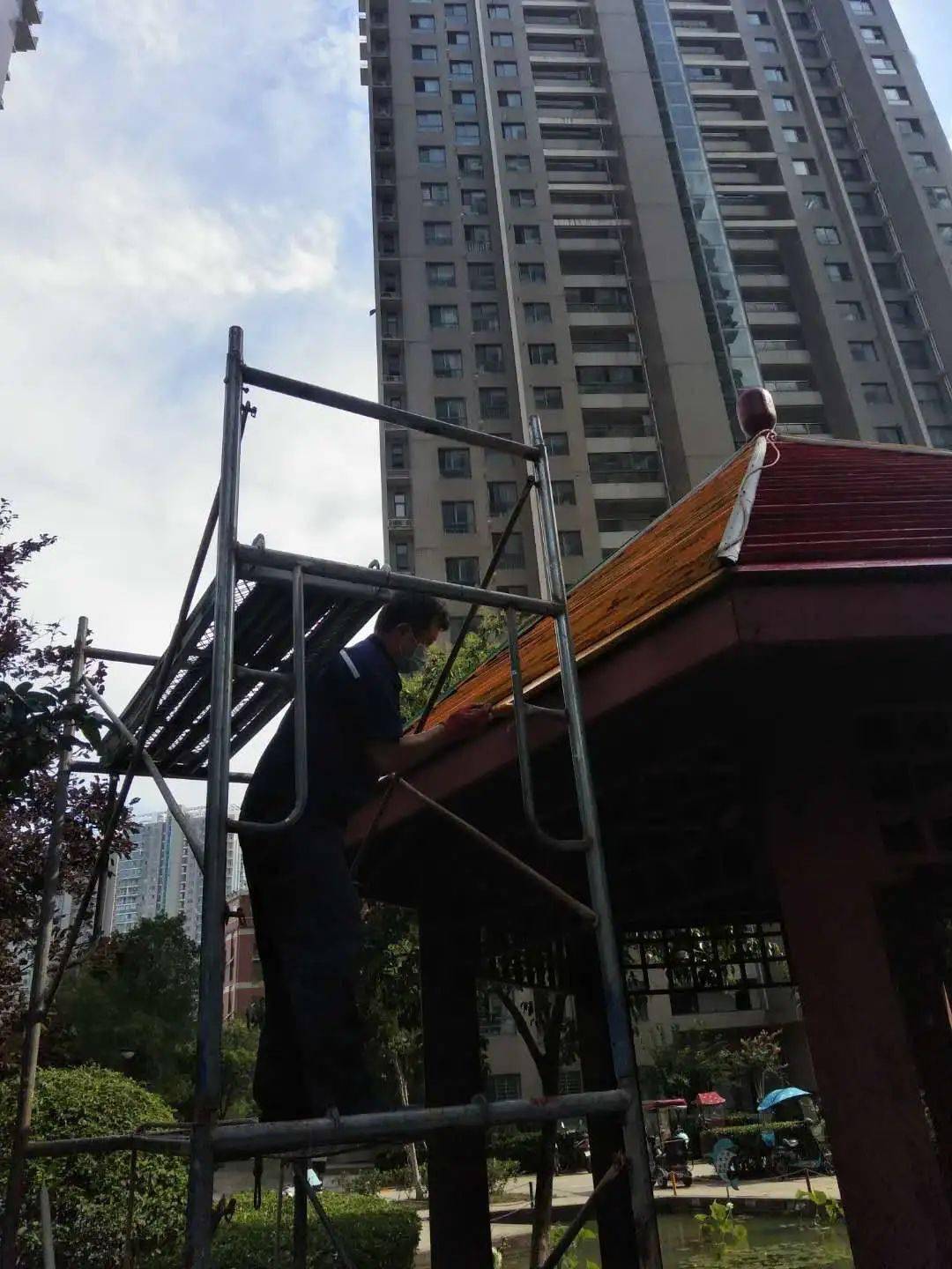 二成果展示篇积水处理04楼顶积水处理03地库抽水02防汛物资筹备01防