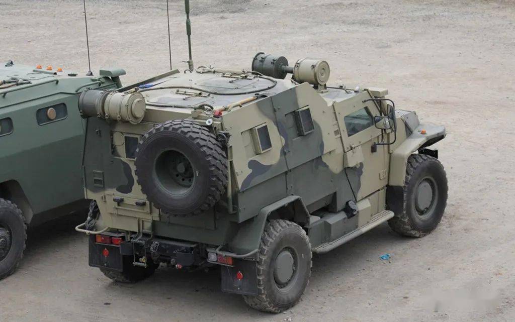 驱狼吞虎gaz旗下vpk3927狼式多功能装甲车凭何替代虎式