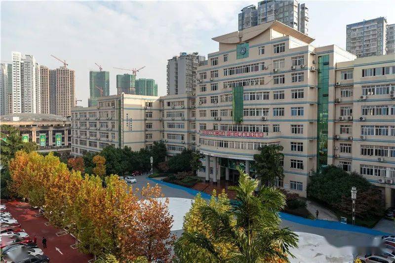 扛起第一中学责任  实现一流中学梦想 ——达州市第一中学重振百年
