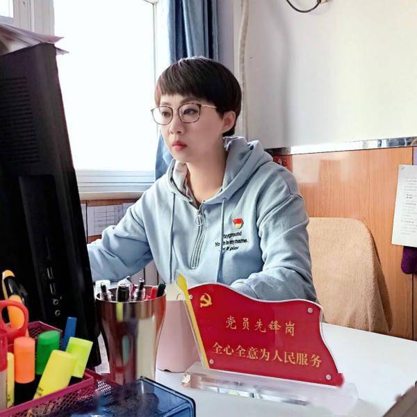 党员教师陈洁:不同的战场 同样的担当