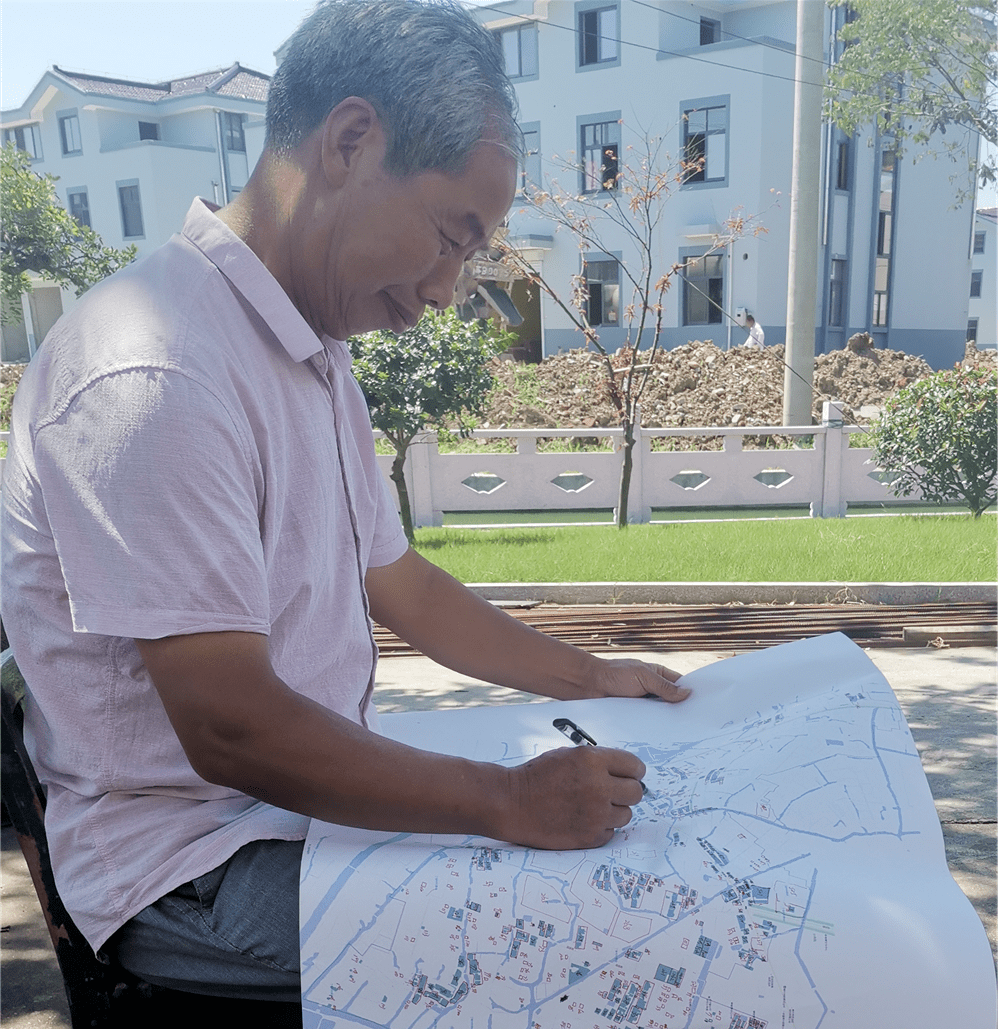 我们诉说着他的那份执着与对工作的热情,他就是人普"五朝元老"杨建良