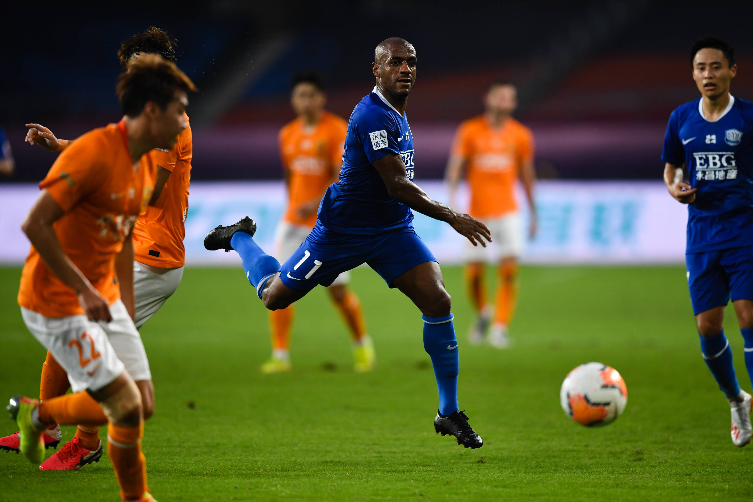 足球——中超:武汉卓尔对阵石家庄永昌