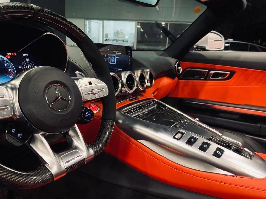 仰望星空amggtcroadster上海闵星现车已到店