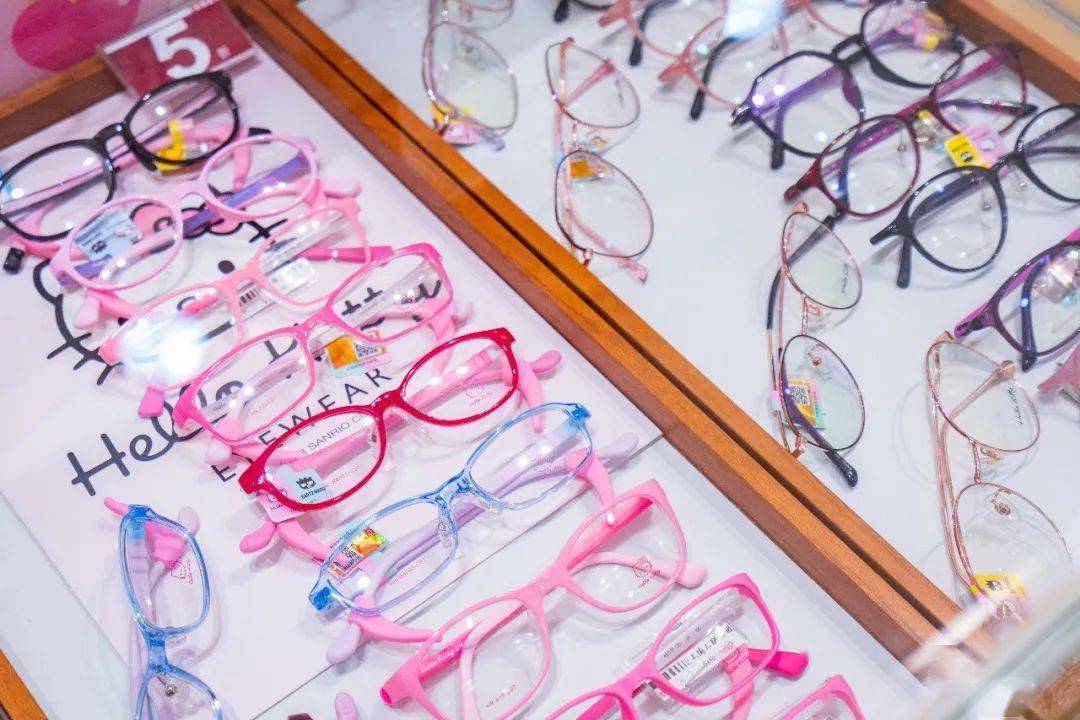 8989利惠,new balance,teddy bear(泰迪熊),hello kitty,皮皮狗