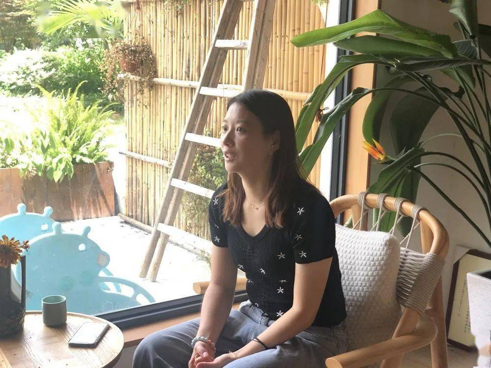 世界冠军回衢州老家探亲!这娜妮真贴心_黄雅琼