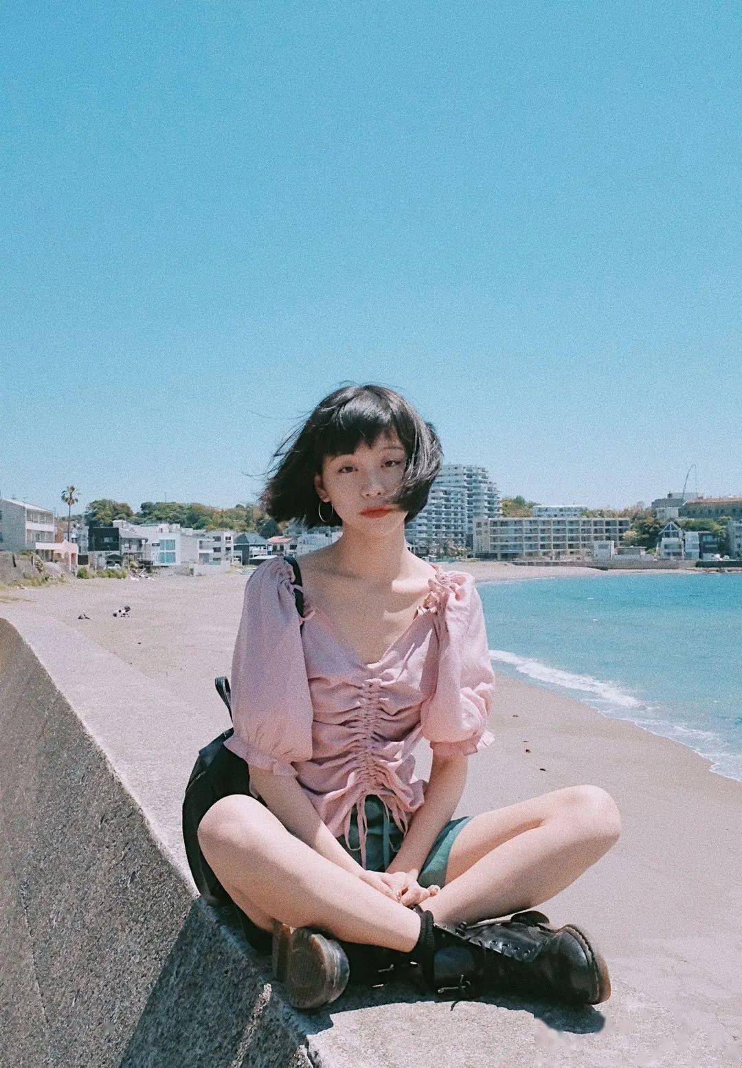 男生都喜欢这样发朋友圈的女生?