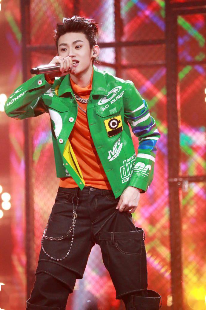 《说唱听我的》第九期正片上线 小鬼颠覆舞台全场respect