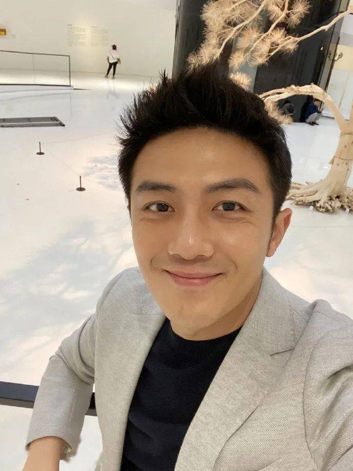 非点播版今日正式收官,刚刚,李泽锋在微博发长文告别许幻山,并写道:"