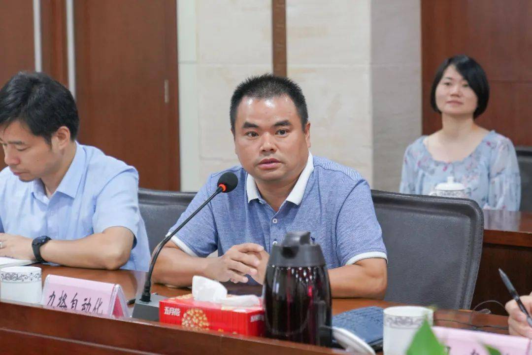 就企业发展情况,面临的困难周市商会和部分企业代表座谈会上,蔡力介绍