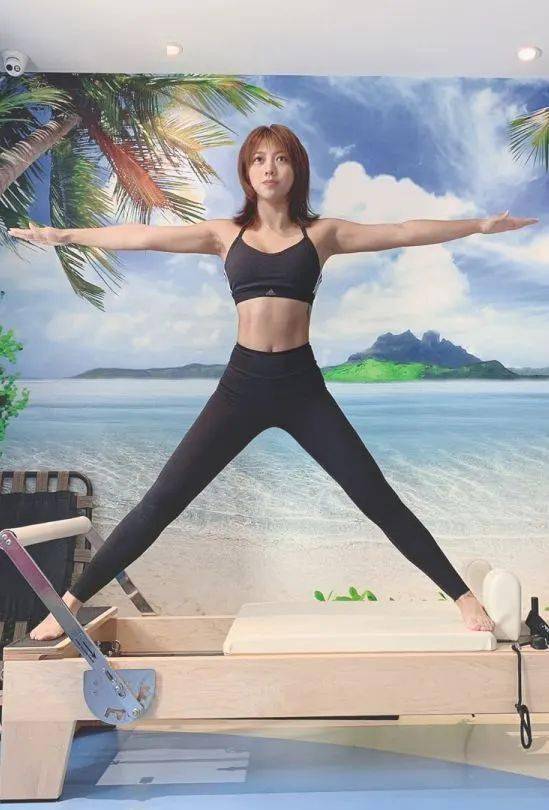 普拉提教练:刘珊珊毕业于齐齐哈尔医学院左右普拉提功能训练师认证