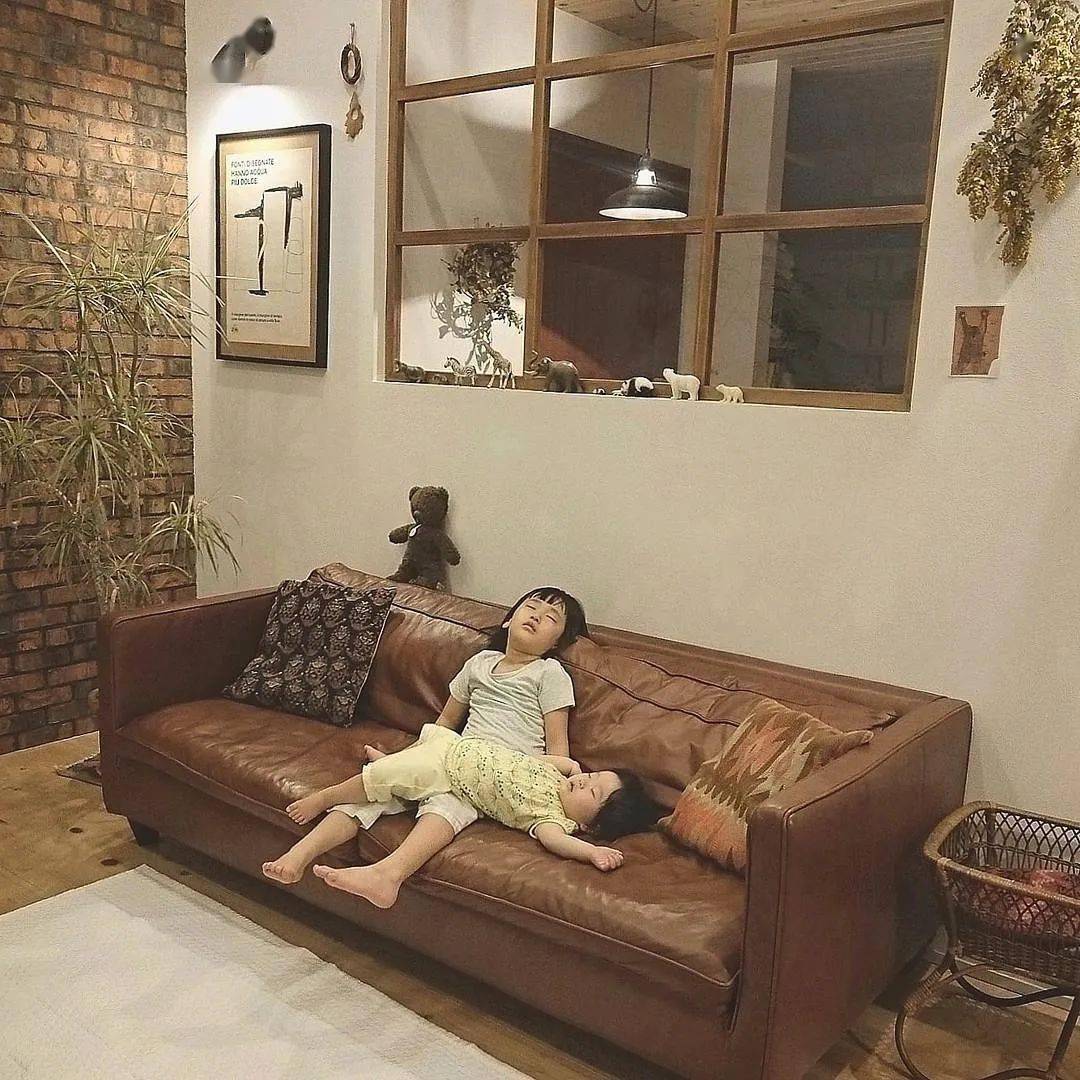 日本姐妹靠睡姿爆红网络:这睡眠质量,慕了慕了···_妹妹