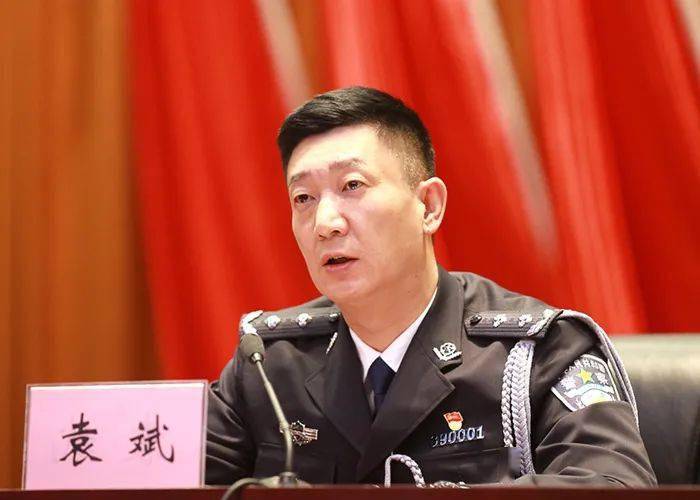 站长王世红 总站党委委员,办公室主任洛嘎 总站党委书记,政治委员袁斌